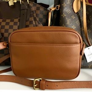 NWT-J.Crew Camera bag in pebbled leather